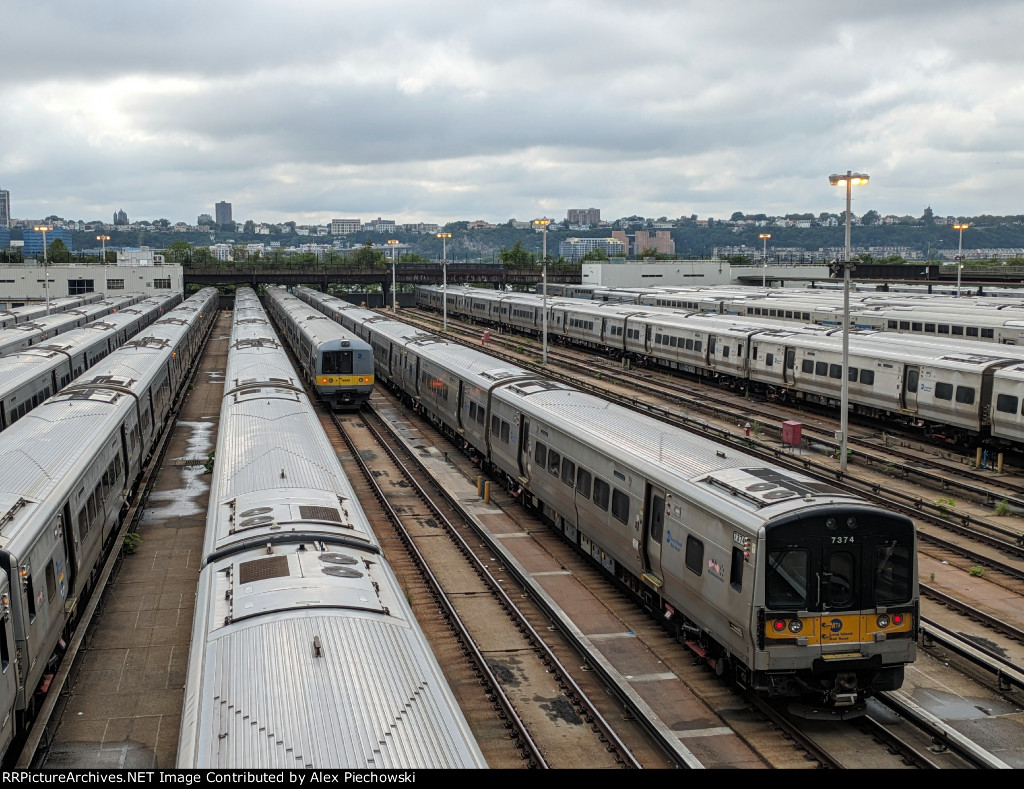 LIRR 7374